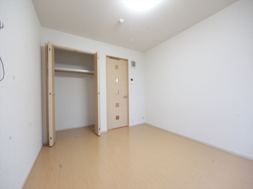 居室・リビング　洋室7.1帖　クローゼット付（収納充実してます）