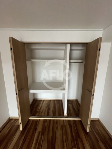 収納　サンフラッツ新大阪本館　クローゼット