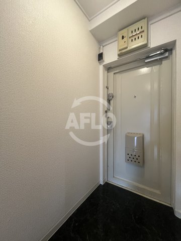 玄関　サンフラッツ新大阪本館　玄関