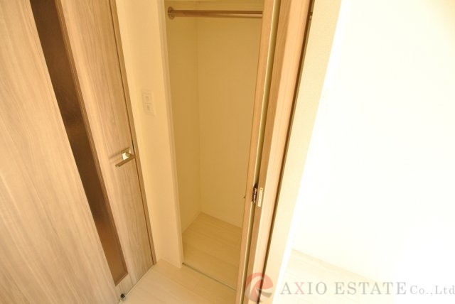 収納　エスライズ新大阪フロント