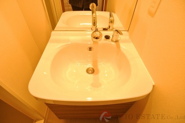 洗面設備　エスライズ新大阪フロント