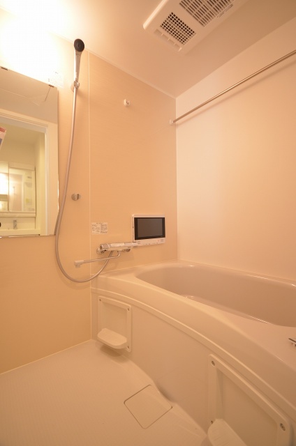 バス・シャワールーム　同物件、別号室