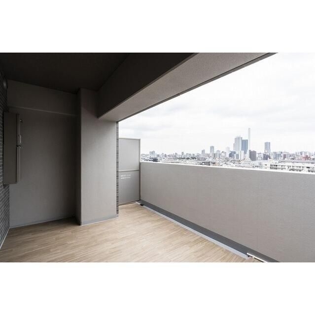 バルコニー　お洗濯にも便利なバルコニー付き