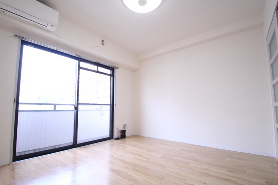 居室・リビング　※別部屋の写真です