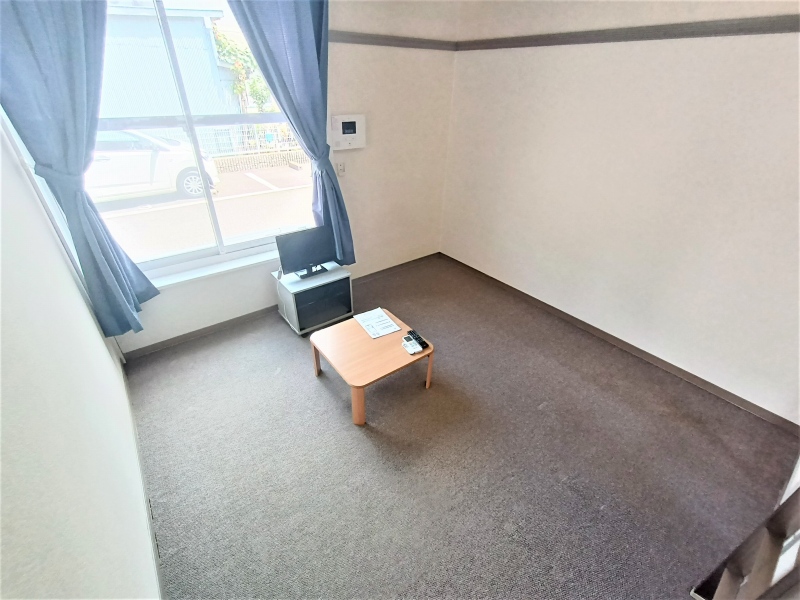 居室・リビング　家電・家具付きのお部屋です。