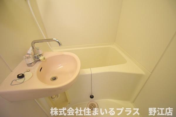 バス・シャワールーム　参考写真です♪※洗面台はついてません。