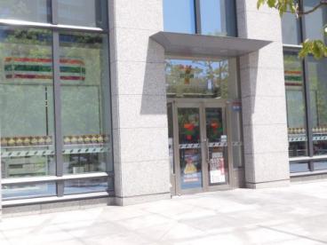 コンビニ　セブンイレブン 江東門前仲町1丁目店（コンビニ）まで113m
