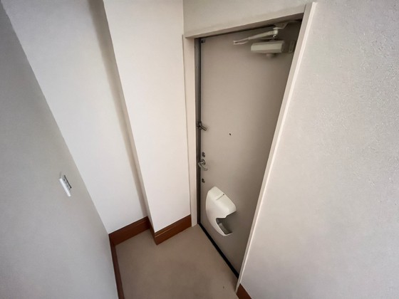 玄関　※別部屋の写真です