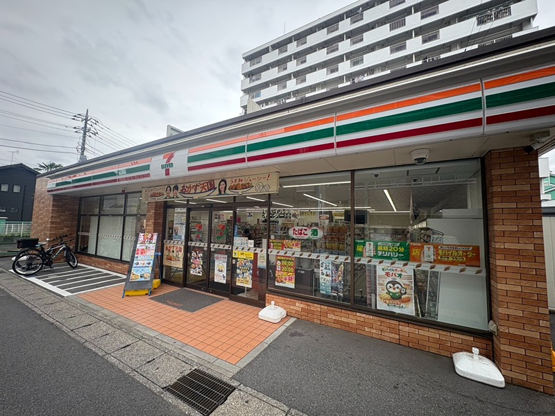 コンビニ　セブンイレブン 北松戸駅南店（コンビニ）まで610m