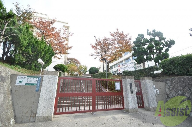 中学校　神戸市立多聞東中学校（中学校）まで659m