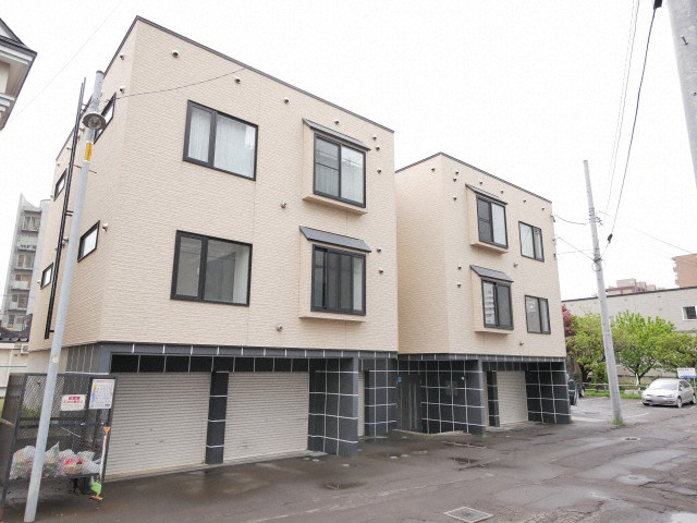 建物外観　◆エアコン新設！◆屋内駐輪場あり！◆トランクルーム利用可能！
