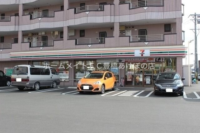 コンビニ　セブンイレブン豊橋下地町店（コンビニ）まで681m