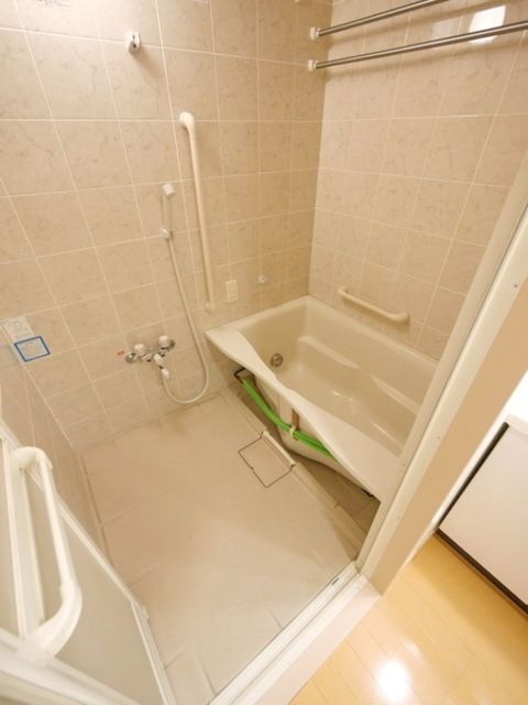 バス・シャワールーム　★お部屋探しはタウンハウジング稲田堤店まで★