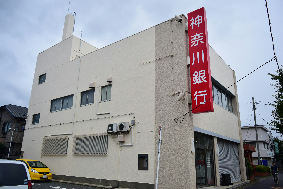 銀行　神奈川銀行 平塚支店（銀行）まで300m