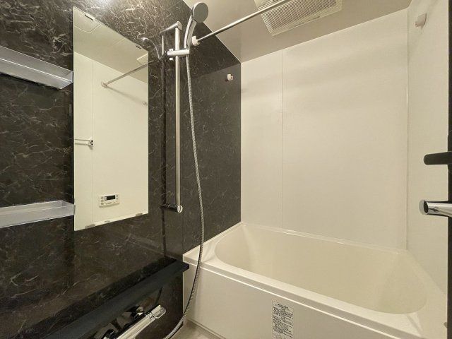 バス・シャワールーム　写真は同タイプ住居です。