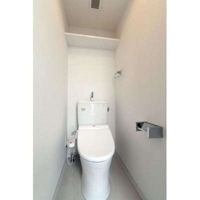 トイレ　※写真は同タイプ住戸です。