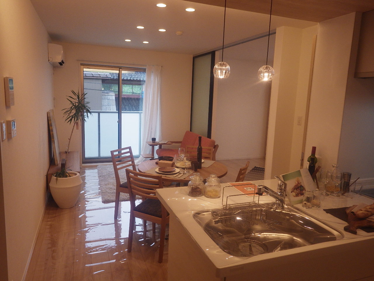 居室・リビング　※写真は同物件の別部屋です
