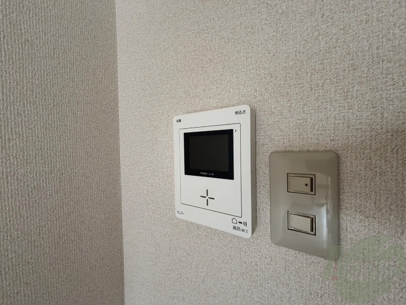 セキュリティ　ＴＶモニター付インターホンです。来客者の顔が見えるので安心！