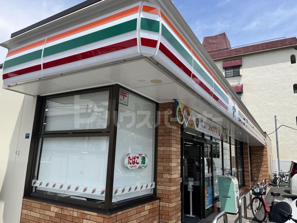 コンビニ　セブンイレブン板橋蓮根2丁目店（コンビニ）まで240m
