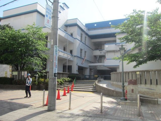小学校　★★本町小学校（小学校）まで723m