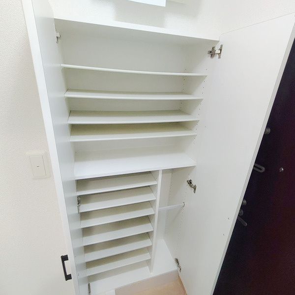 玄関　玄関収納です