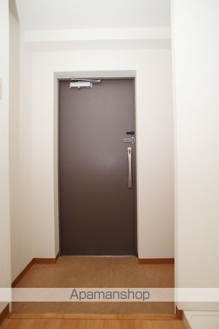 エスリード南森町駅前の玄関写真