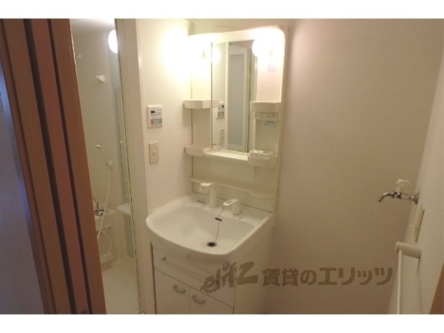 洗面設備　給湯器