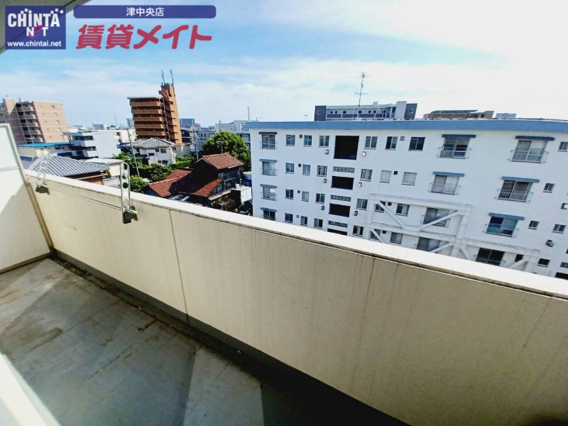 バルコニー　同じ物件、別部屋の写真です