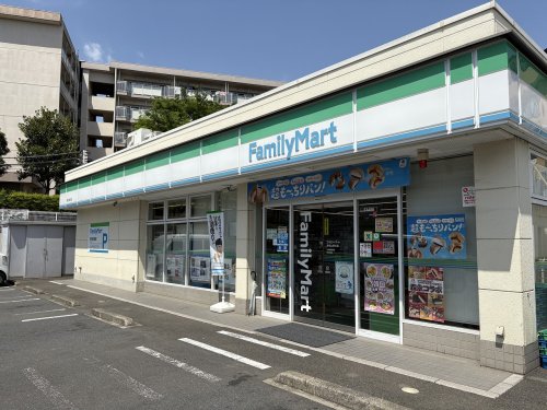 コンビニ　ファミリーマート 津田山駅北店（コンビニ）まで150m