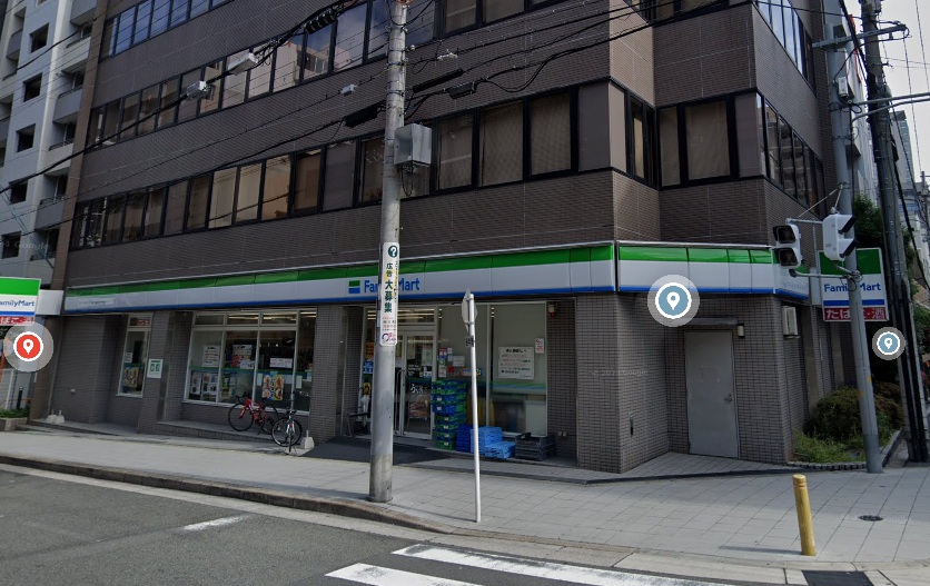 コンビニ　ファミリーマート内久宝寺町三丁目店（コンビニ）まで262m