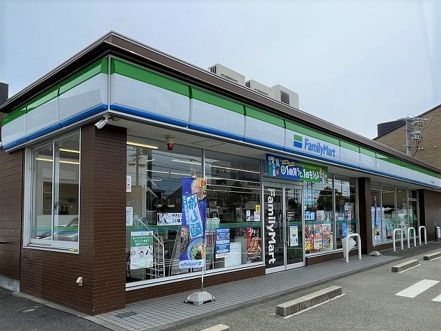 コンビニ　ファミリーマート 西矢田店（コンビニ）まで734m