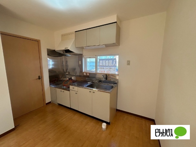 西16南4 1棟2戸平屋建貸家のキッチン写真