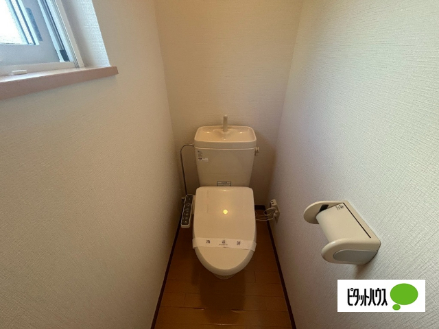 西16南4 1棟2戸平屋建貸家のトイレ写真