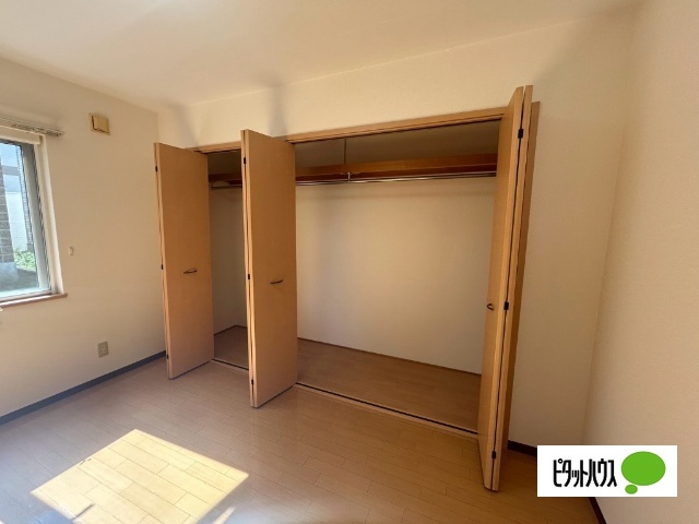 西16南4 1棟2戸平屋建貸家の内装写真