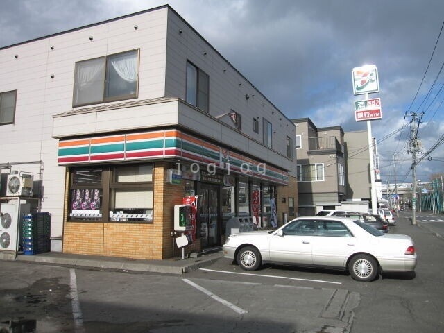コンビニ　セブンイレブン札幌北32条店（コンビニ）まで499m