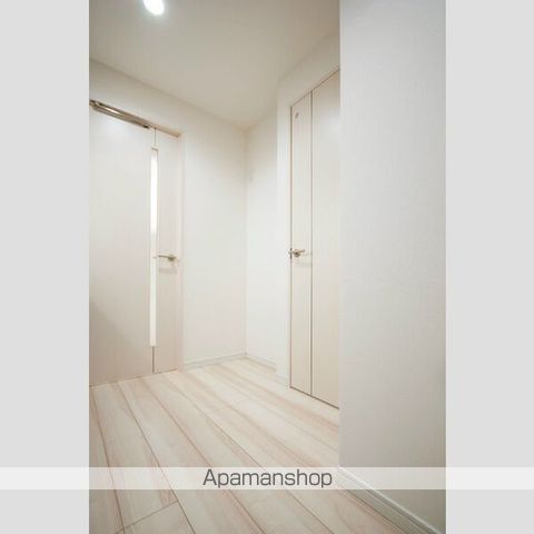 京王新線 幡ケ谷駅 徒歩3分 3階建 築11年の玄関写真