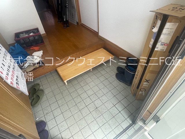 安土町常楽寺貸家の玄関写真