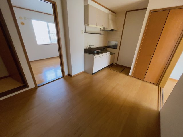 ハイムLongBellの居間写真