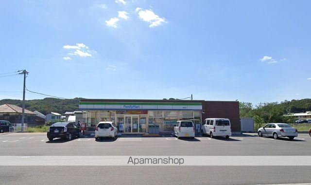 コンビニ　ファミリーマート琴浦西店（コンビニ）まで551m