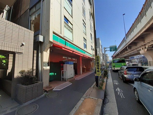 コンビニ　ローソン（コンビニ）まで65m