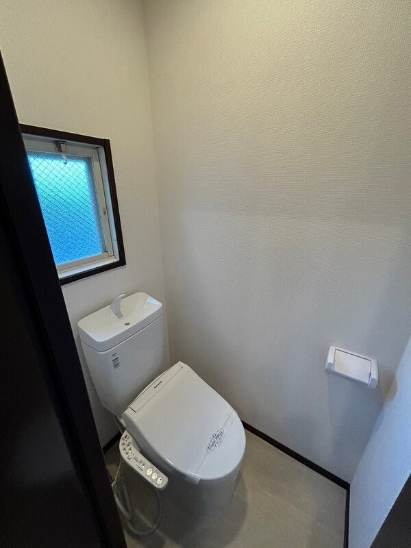 地下鉄谷町線 平野駅 徒歩7分 2階建 築38年のトイレ写真