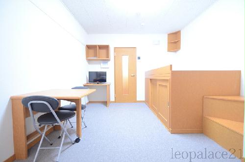 居室・リビング　同タイプの部屋写真となります