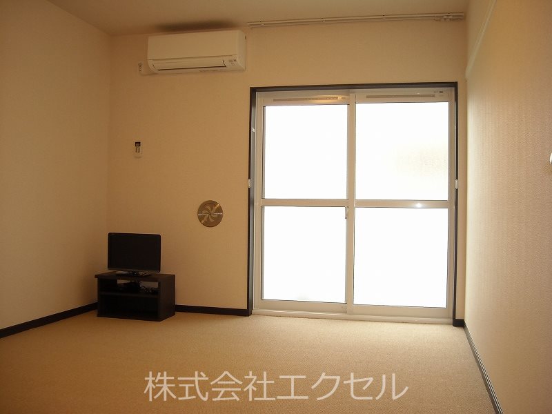 居室・リビング　家具家電付きです。