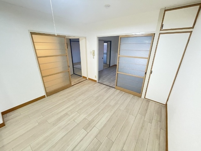 居室・リビング　白床の素敵なお部屋です