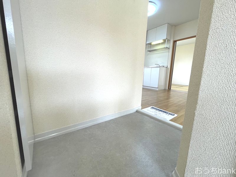 玄関　段差の少ない玄関ですよ♪