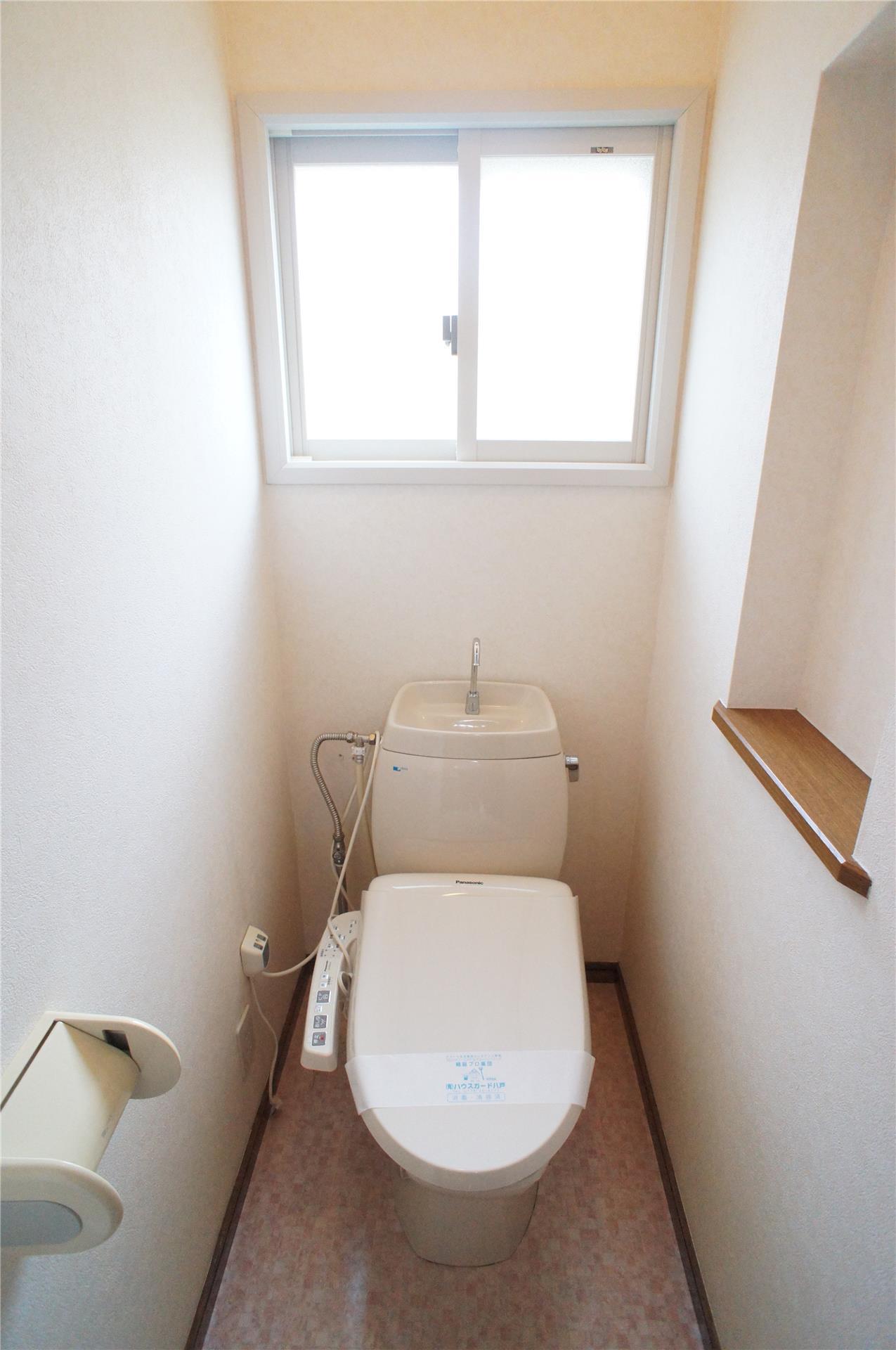 トイレ　温水洗浄暖房便座付トイレ