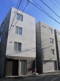 札幌市南区澄川五条のマンションの建物外観
