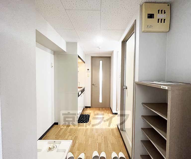 その他部屋・スペース　玄関からすぐ居室に入れます。