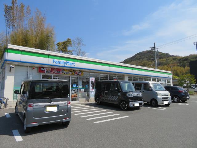 コンビニ　ファミリーマート下関伊倉店（コンビニ）まで758m