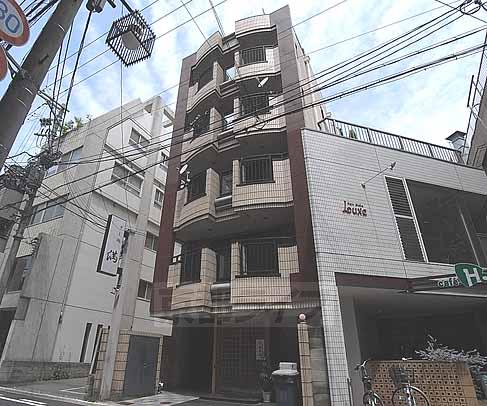 京都市中京区俵屋町のマンションの建物外観